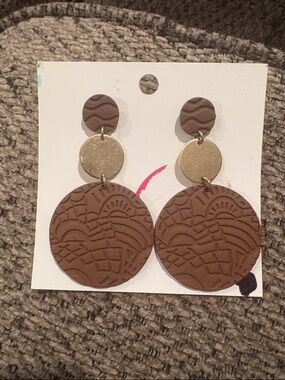 2 pair Brown Textured Circle Drop Earrings with Gold Discs